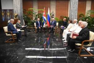 Encuentro de Miguel Díaz-Canel con Aleksandr D. Belglov, gobernador de San Petersburgo