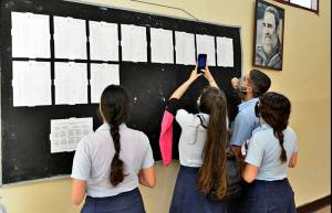 El proceso de ingreso a las universidades es un momento importante en la vida de los estudiantes de 12mo. grado.