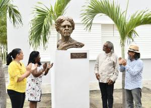 El Conjunto Patrimonial de la UO realza sus valores con la develación de las nuevas esculturas de Céspedes y Mariana en sus predios