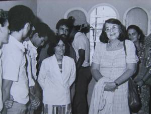 En noviembre de 1989 Vilma Espín se reunió con los integrantes de la Cátedra Mujer y Desarrollo en el local donde se fundó al año siguiente la Casa de Orientación a la Mujer y la Familia.