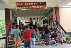 Centro de evacuación habilitado en la residencia estudiantil de la Universidad de Guantánamo.
