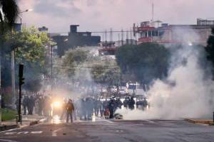 Ecuador: Bloquean carreteras en manifestaciones contra Daniel Noboa