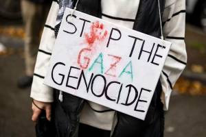 Líderes políticos, intelectuales, y organizaciones civiles de todo el mundo están demandando a la Casa Blanca tomar acciones urgentes para detener el genocidio en Gaza