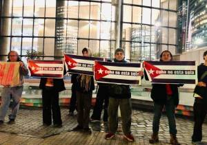 Protesta frente a la embajada de Estados Unidos en Chile