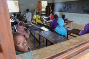 Países en desarrollo gastan más en deuda externa que en educación