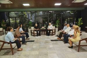 Díaz-Canel sostiene encuentros con amigos de Cuba