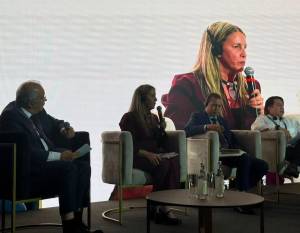 MINISTRA EDUCACIÓN.jpg