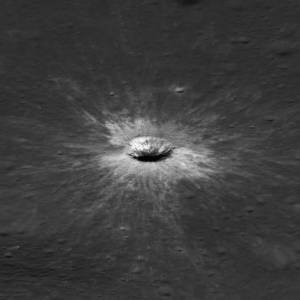 NASA detecta nuevo cráter lunar «único en el siglo»
