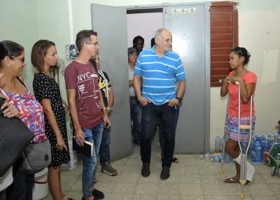 El pueblo cubano ayuda a los afectados por el tornado (4)