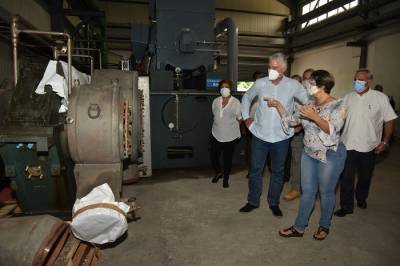 En la mañana de este viernes el Primer Secretario del Comité Central del Partido Comunista visitó la planta de gases industriales Oxicuba S.A
