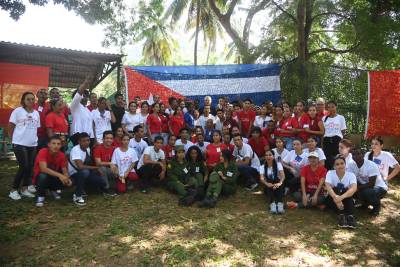 Celebran triunfo del naciente Ejército Rebelde en El Uvero