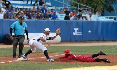 Los playoffs de la 64 Serie Nacional del beisbol de Cuba continuaron el 25 de enero