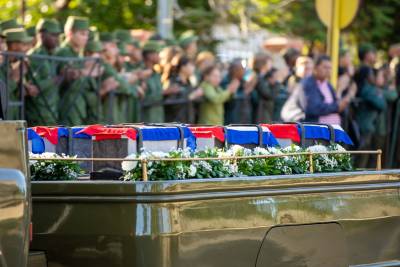 Homenaje a los combatientes cubanos caídos en Venezuela