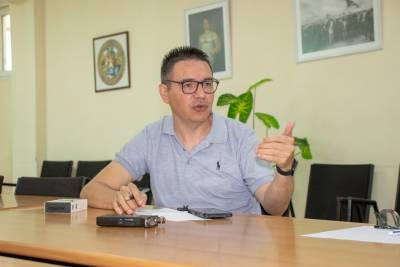 El periodista, editor y subdirector editorial, Yurisander Guevara, ganó MENCIÓN en los premios ramal y nacional de periodismo por la obra de 2025.