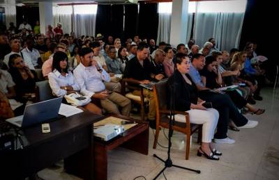 Holguín potencia diálogos económicos e inversionistas 