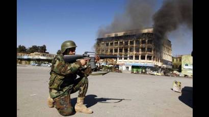 Ataque de rebeldes paraliza a Kabul