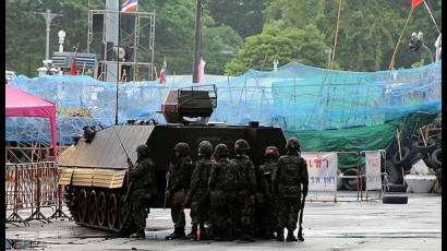 Toque de queda en Bangkok tras rendición de Camisas Rojas