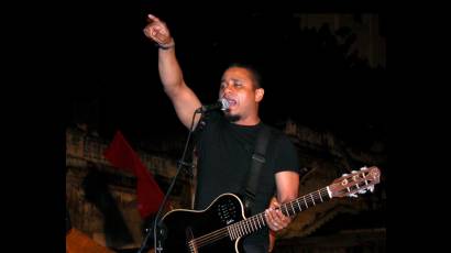 Cantautor cubano Polito Ibáñez