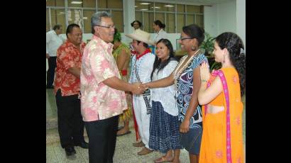Visita la ELAM el Viceprimer ministro de Tuvalu