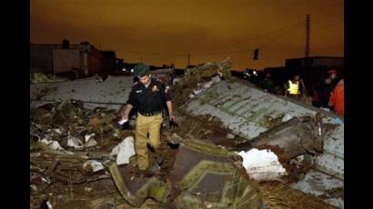 Avión se estrella en Paquistán