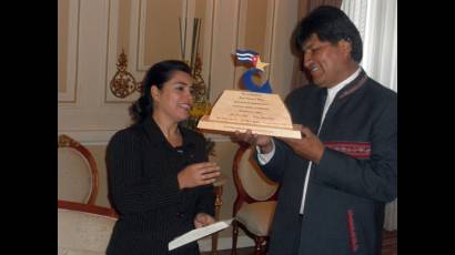 Adriana Pérez fue recibida por el presidente Evo Morales