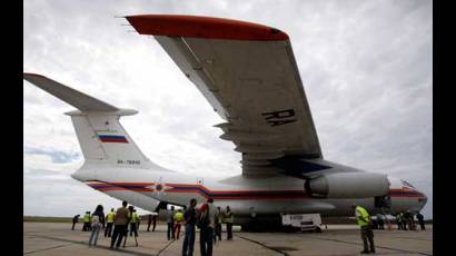 Llega a Cuba avión ruso con ayuda para Cuba