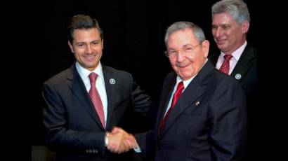 Raúl Castro y Enrique Peña Nieto