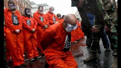 EE.UU. liberará a un preso de Guantánamo
