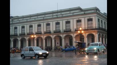 En fotos las fuertes lluvias que azotaron La Habana este miércoles