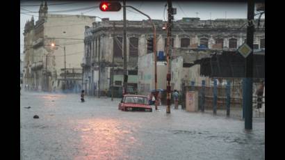 En fotos las fuertes lluvias que azotaron La Habana este miércoles