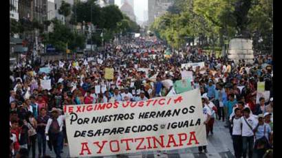 México se vuelca a las calles a un año de Ayotzinapa