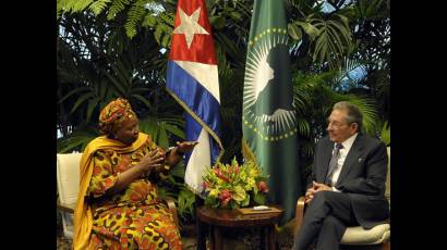 presidente Raúl Castro y la presidenta de la Comisión de la Unión Africana