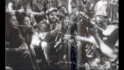 Fidel en la Sierra Maestra junto a Celia Sánchez y Haydée Santamaría