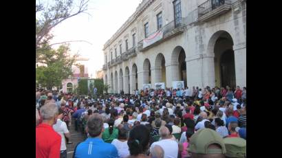 Una multitud de matanceros rindió homenaje a Fidel