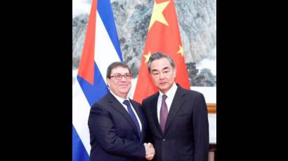 Visita de canciller cubano a China