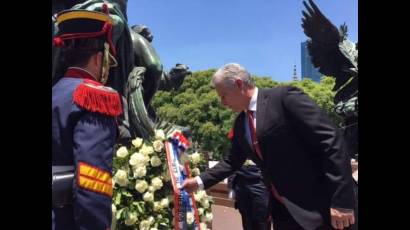 Díaz-Canel en la Plaza General San Martín