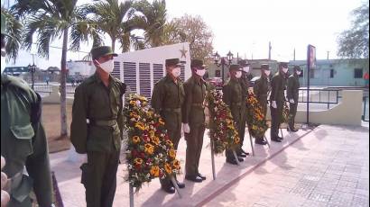 Ofrendas florales del General de Ejército Raúl Castro, del Presidente y Primer Secretario del Partido Miguel Díaz-Canel Bermúdez, del Consejo de Estado y de Ministros y del pueblo cubano