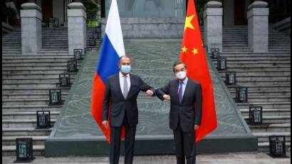 Lavrov y Yi 