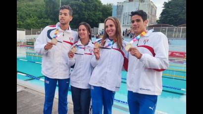 Lorena, Becali, Maikol y Julio