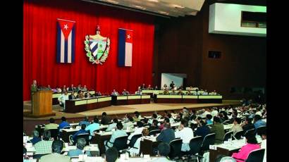 Pronuncia discurso en la clausura en la Sesión de Constitución en su IV legislatura. 