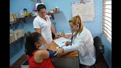 La atención primaria en Cuba ha sido y es una política de Estado y el eje de la transformación continua del Sistema Nacional de Salud.