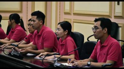 Encuentro de jóvenes diputados cubanos con representantes de la Unión de Jóvenes Comunistas de Ho Chi Minh