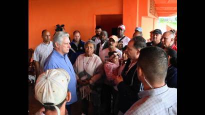 El Presidente de la República, Miguel Díaz-Canel Bermúdez, recorrió en la tarde de este jueves áreas del Campamento agropecuario Quisicuaba