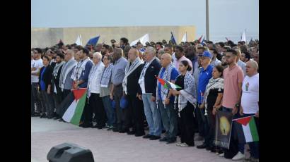 Presidente cubano, Miguel Díaz-Canel, encabezó la concentración popular de poyo al pueblo palestino.