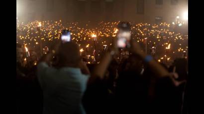 La tradicional Marcha de las antorchas comenzó en la Escalinata de la Universidad de La Habana