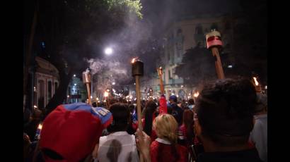Pueblo presente en la Marcha de las Antorchas