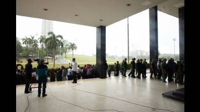 El pueblo cubano rinde tributo a loscombatientes caídos en Venezuela.