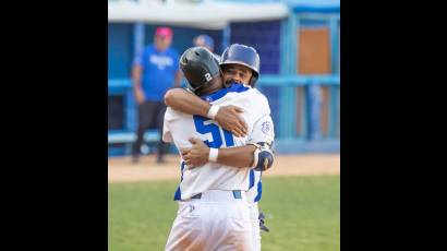 Industriales se colocó a un éxito de avanzar a las semifinales de la postemporada de la Serie Nacional