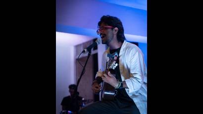  Joven músico cubano Josué Mesa