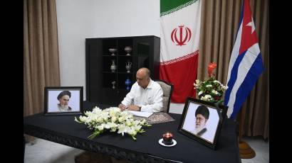 Firma del Libro de Condolencias por el asesinato del Ayatolá Alí Jamenei